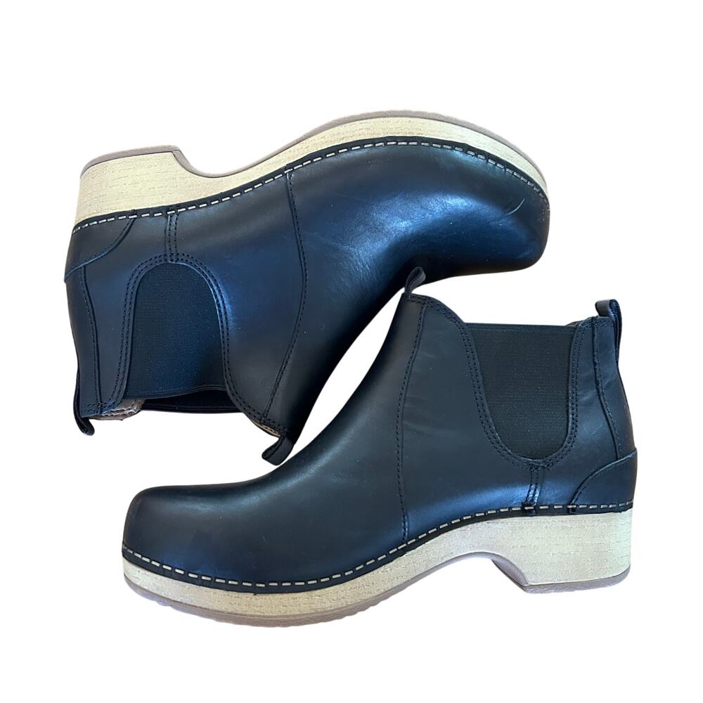 Dansko Womens Size 38 Black Oiled Leather Becka Low Clog Bootie Preppy Fall
